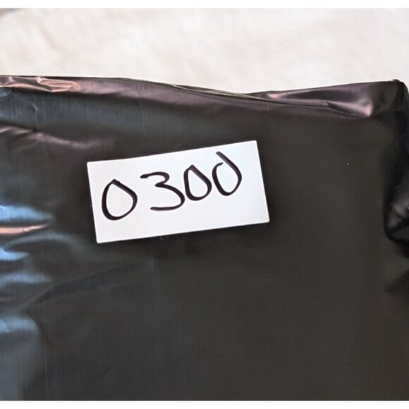 Lululemon THE Short Men's Red Black Geometric Linerless Zip Pocket Size L 32x9 - Picture 9 of 9